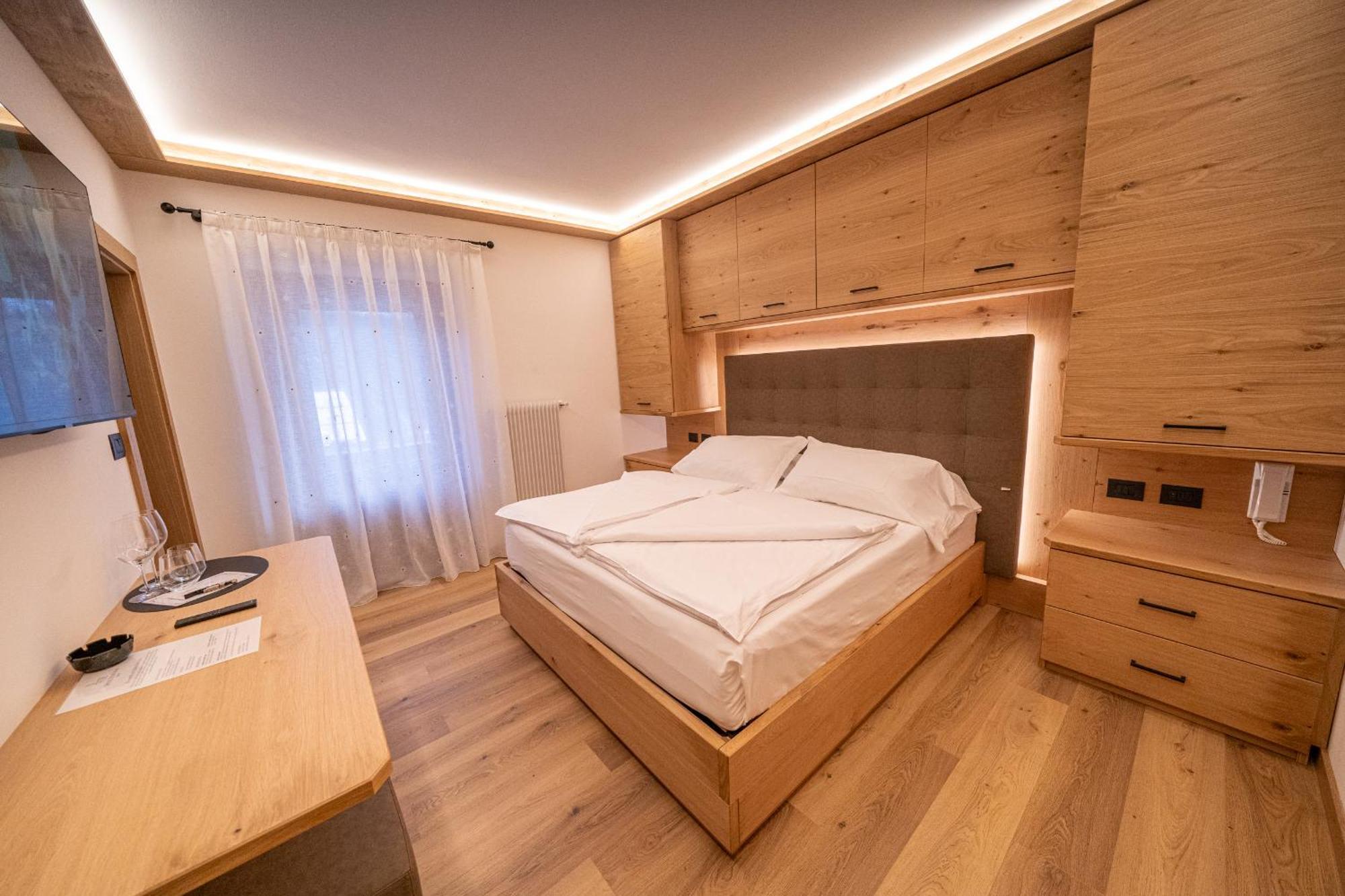 ספאדה Hotel Fontana מראה חיצוני תמונה